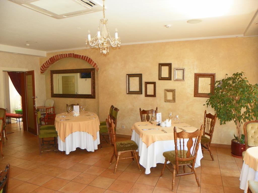 Guest House Novus Rex Kedainiai Exterior photo